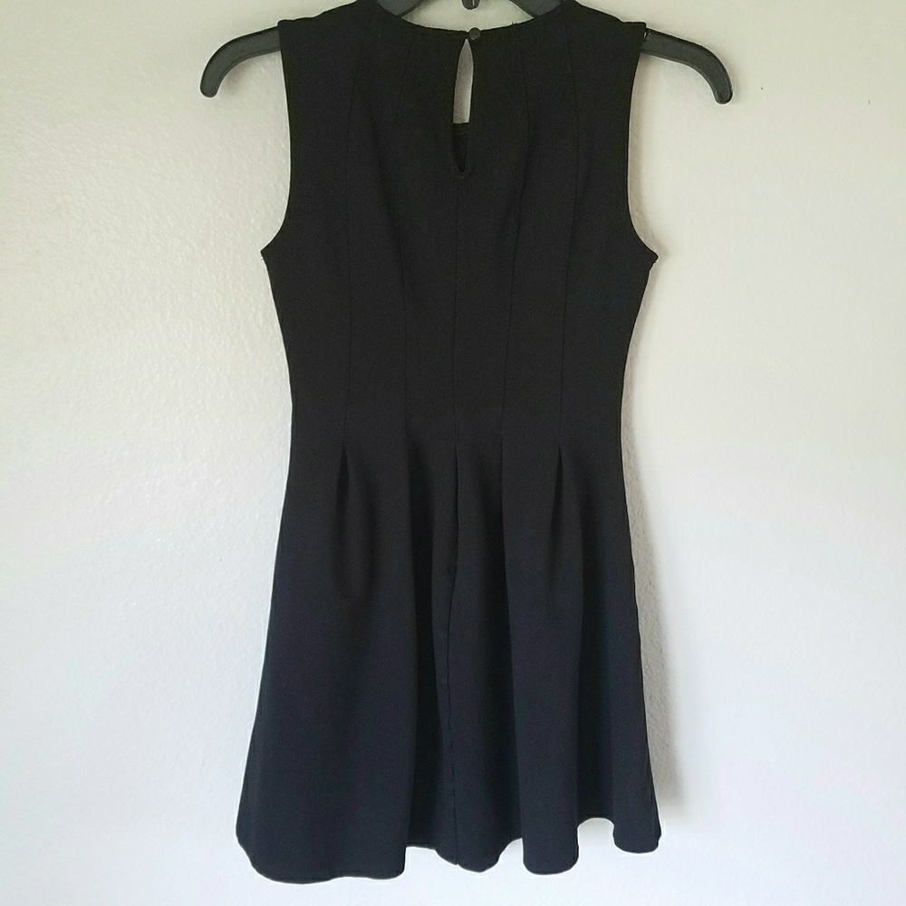 Monteau Los Angeles Small Black Fit Flare - Picture 2 of 8
